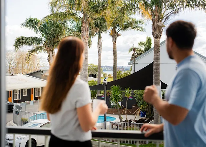 Aura Accommodation